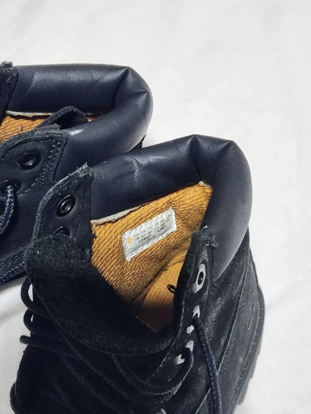 Timberland Girls’ Black 6‑Inch Boots – Size 11W | Perfect for Back‑to‑School!